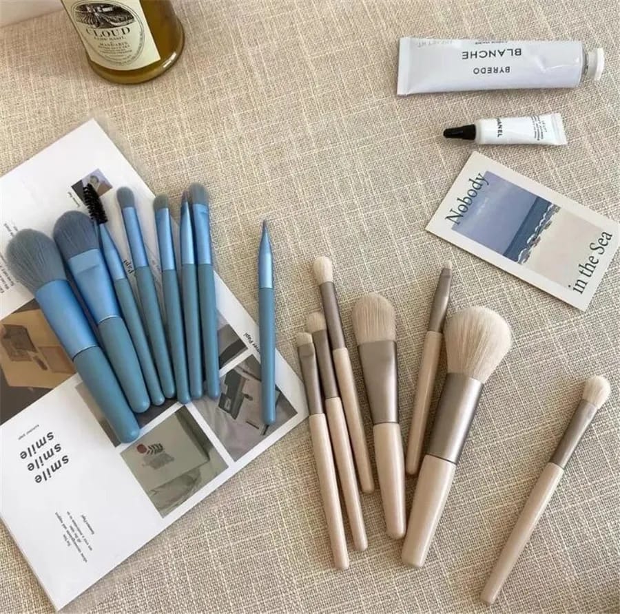 8pcs Travel Makeup Brush Kit