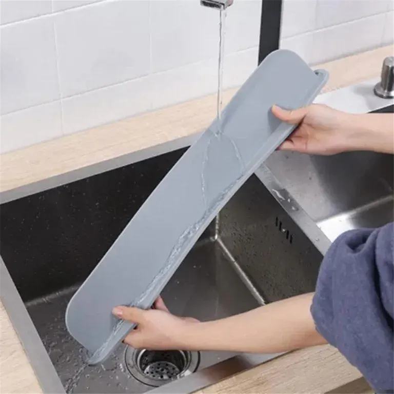 Silicone Sink Splash Guard with Suction (Imported)